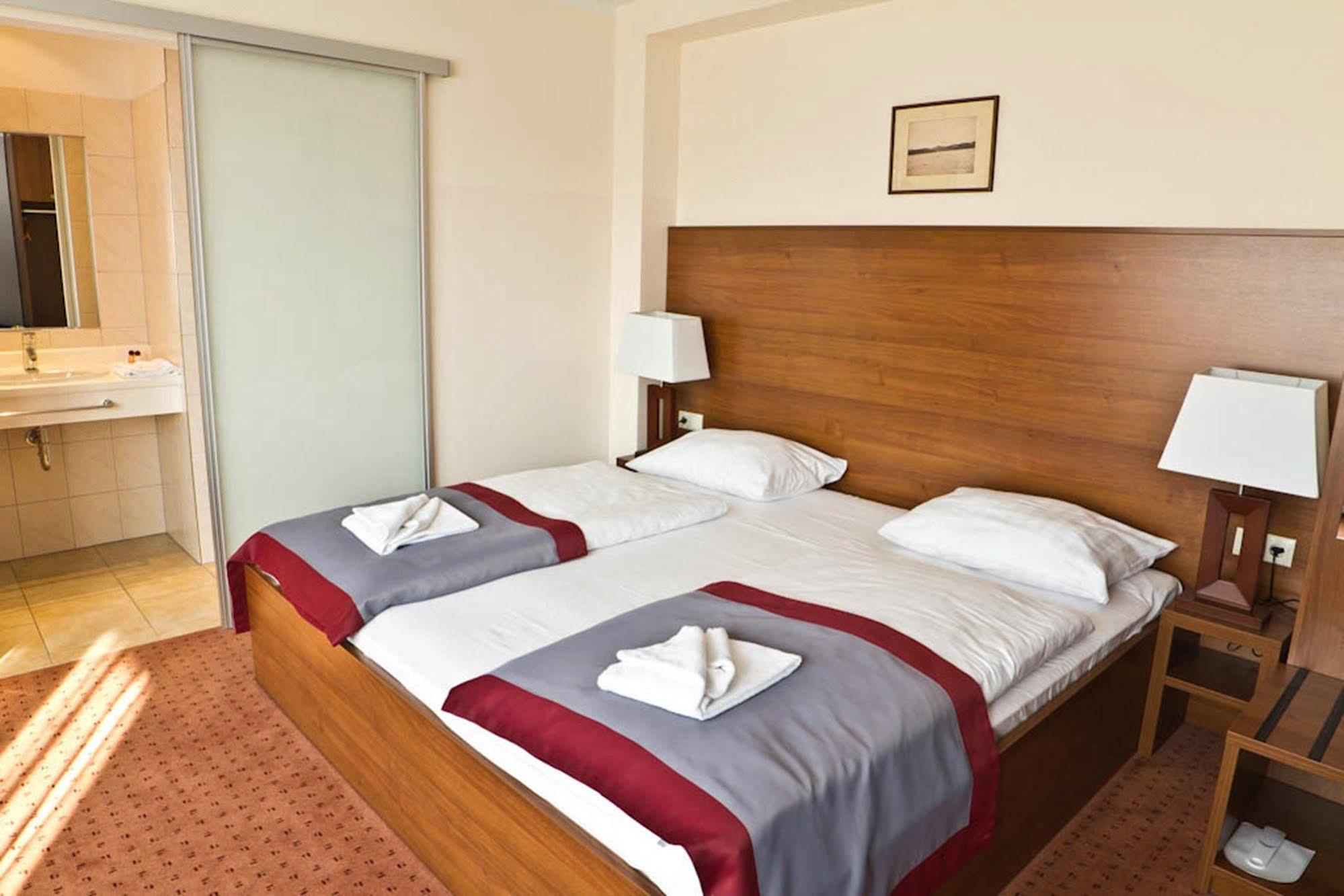 Ivbergs Hotel Messe Nord Berlin Room photo