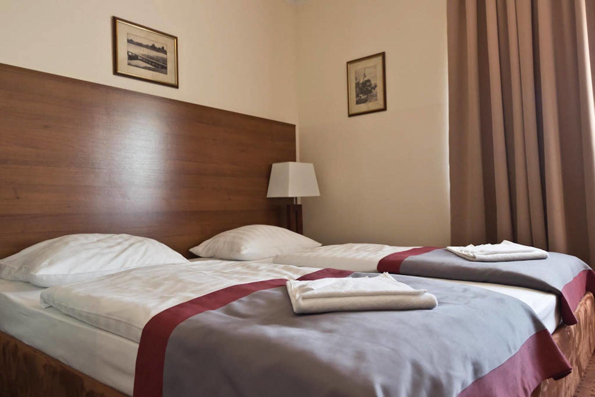 Ivbergs Hotel Messe Nord Berlin Exterior photo